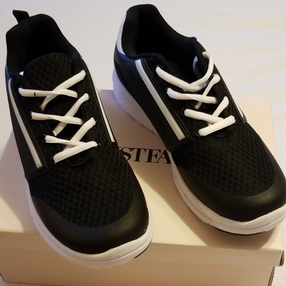 Sneaker - Picture 2 of 4